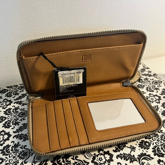 Nordstrom Fyre Wallet - Picture 2 of 2